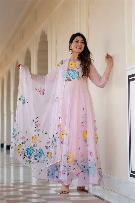 Ethnic Wear - Buy Indian Ethnic Wear for Women Online - Shop Rangeelo