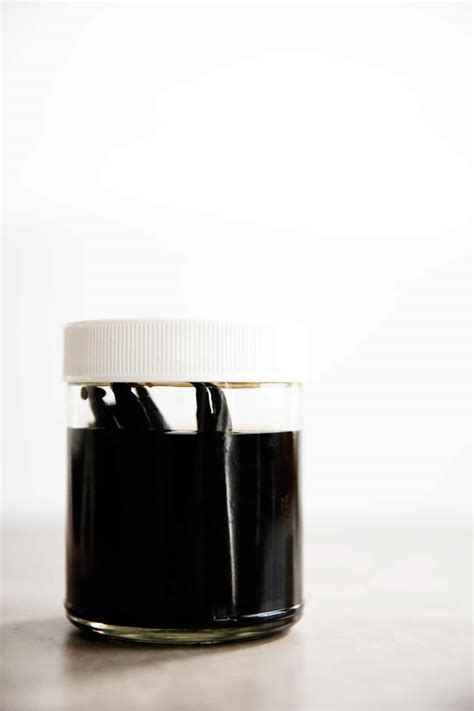 How to Make Homemade Vanilla Extract - Lexi's Clean Kitchen