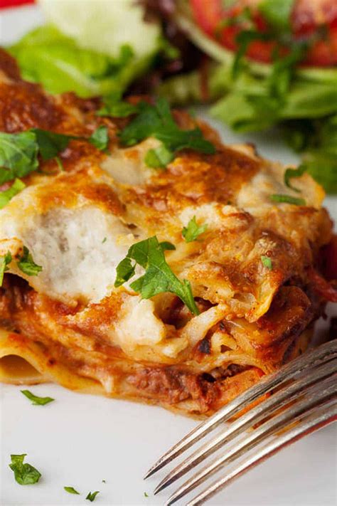 Homemade Easy Lasagna Recipe   straight from my mom, who  