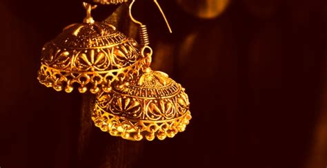 Gold Price Today Declines After 3-Day Surge; Check Latest 22K, 24K, 18K ...