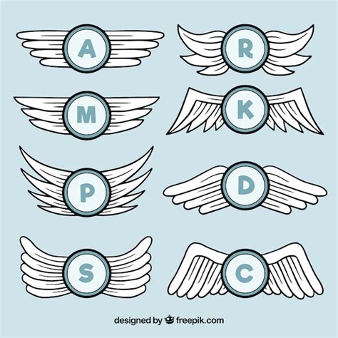 Hand getekende vleugels met initialen | Gratis Vector