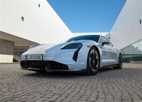 Porsche Taycan | Porsche International