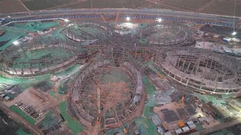 邢台123：邢台国际会展中心项目钢结构封顶，预计2023年底完成建设