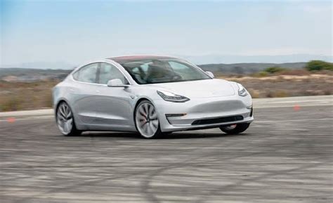 Tesla Pertimbangkan Pangkas Harga Model 3 yang Dirakit di China - TrenAsia