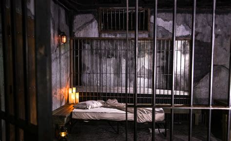 奇葩酒店推出“监狱”客房 内部构造酷似真实牢房-搜狐