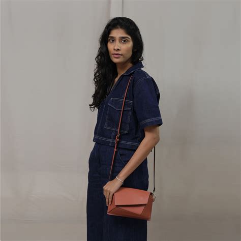 CA 1719 - SLING BAG - TERRA – Calonge