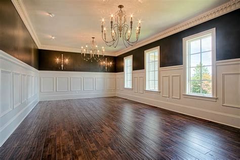 What Type of Wainscoting Is Right for Your Home? Explore Different ...