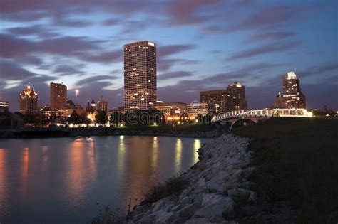 Milwaukee at Sunset stock image. Image of wisconsin, dusk - 77169251