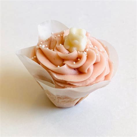 MADE-FROM-SCRATCH CUPCAKES – Plume