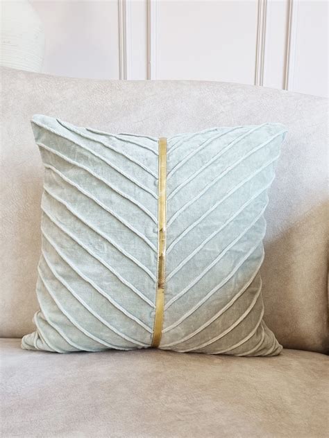 Sundara Velvet Cushion Cover