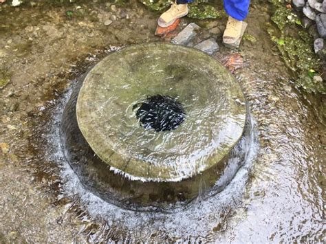 河南最神奇一口井，常年不干还向外涌水，直径达3米却富含矿物质