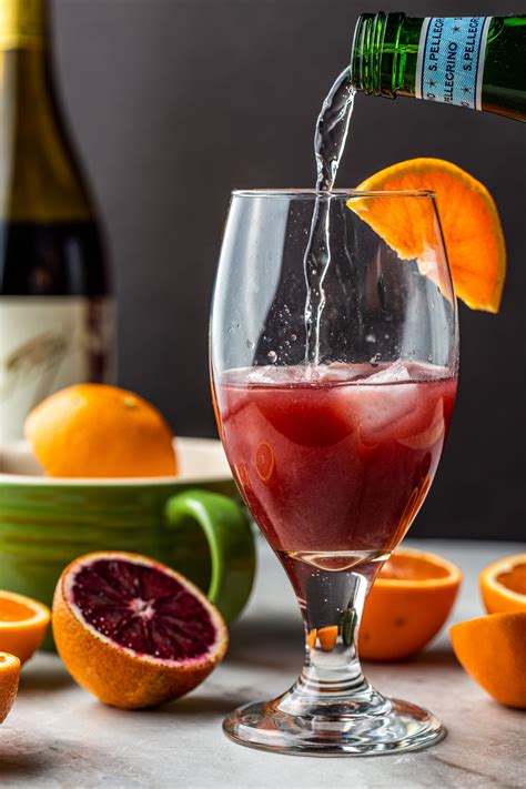 Wine and Orange Juice Cocktail | Skinny Spritzer Recipe | VEEG