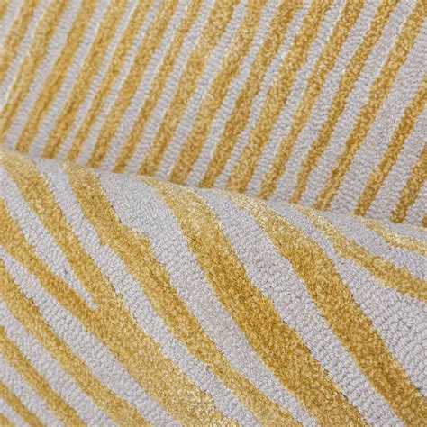 Eshaq Hand Tufted Woollen And Viscose Rug – Obeetee Retail Pvt. Ltd.