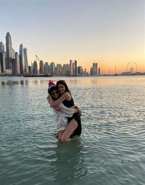 Ananya Panday sets hearts racing in electric blue tube top, see ...