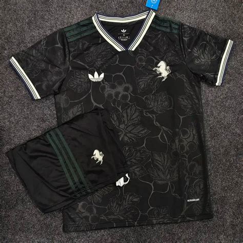 JUVENTUS AWAY 2025/26 OFFICIAL KIT – LOCKER ROOM LEGENDS