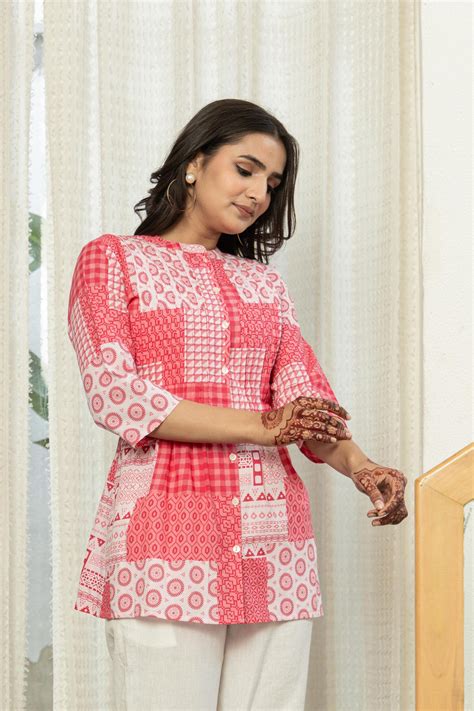 Pink Geometric Printed Cotton Tunic With Buttons – Goyalsons ShopMax