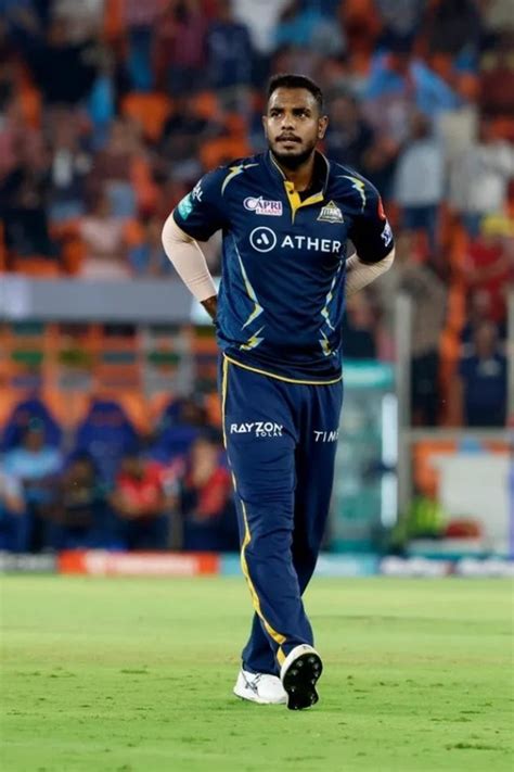 KKR: Get Latest Buzz, Updates, Gossip, Photos & Videos