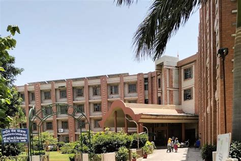 IIMT Management College Meerut Campus: Photos, Virtual Tour