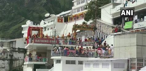 Vaishno Devi stampede: Jammu Divisional Commissioner issues public ...