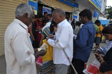 In Modiji’s Own Gujarat, Demonetisation Finds Its Latest Victim. Farmer ...