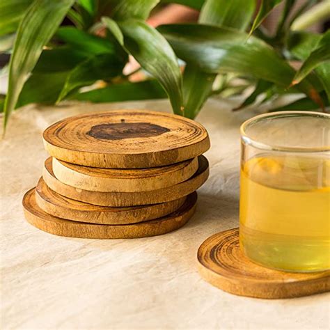 ExclusiveLane Round Wooden Handcrafted Coasters Set for Dining Table ...