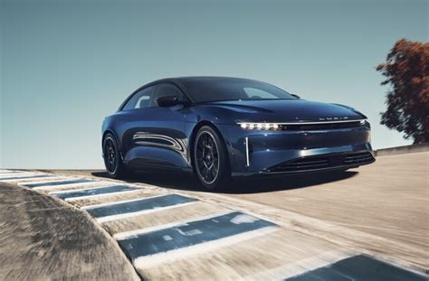 Mercedes-Benz EQS Sedan vs. Lucid Air: Head-to-Head | U.S. News
