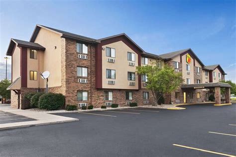 SUPER 8 BY WYNDHAM PEORIA - Motel Reviews, Photos, Rate Comparison ...