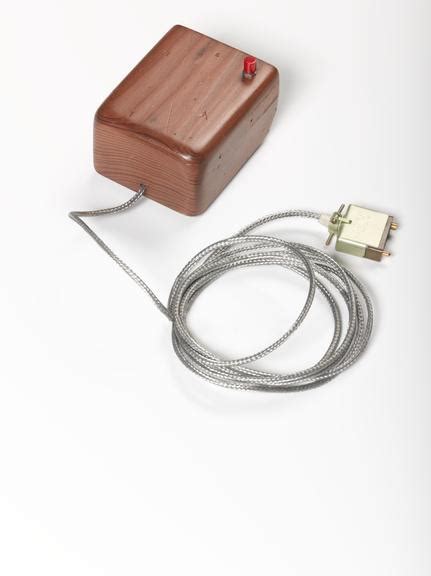 Computer mouse prototype, 1963 (replica) | Science Museum Group Collection