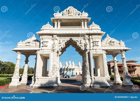 BAPS Shri Swaminarayan Mandir of Chicago Stock Image - Image of temple ...