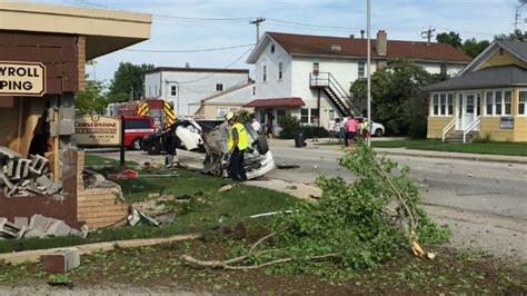 Pewaukee: Officials respond to single-vehicle crash on Oakton Avenue ...