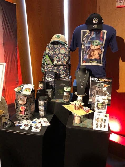 Slideshow: Star Wars: The Mandalorian and The Clone Wars Action Figures ...