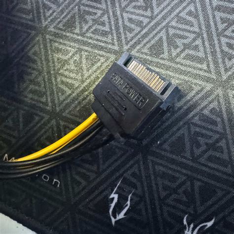 SATA to 6 Pin 的图像结果