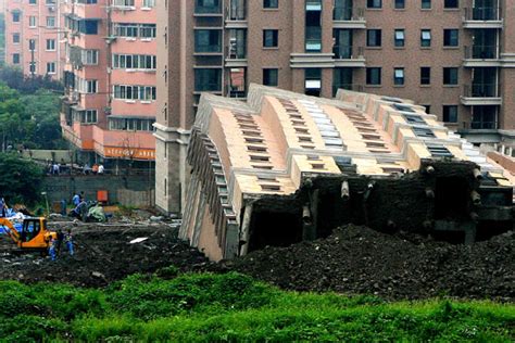 上海整栋楼倒塌事件上海倒楼事件原因2022已更新今日动态