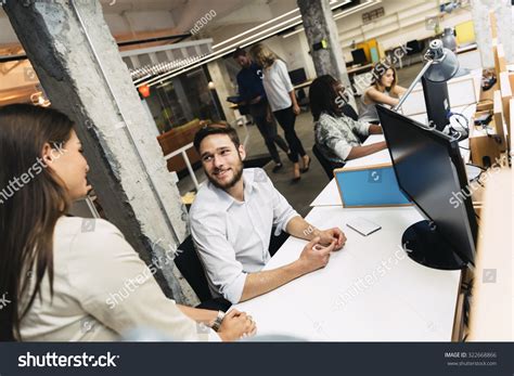 Busy Office People 的图像结果