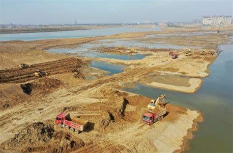 江苏泗洪：河道保洁 净化水环境-人民图片网