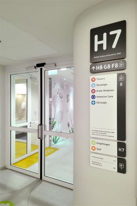 Hospital Signage Design 的图像结果