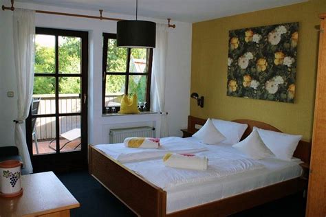 ZUM STORCHEN HOTEL & WEIN (Volkach) - Inn Reviews, Photos, Rate ...