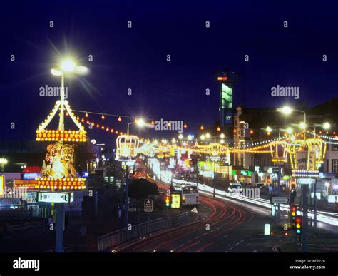 Great yarmouth golden mile seafront hi-res stock photography and images ...