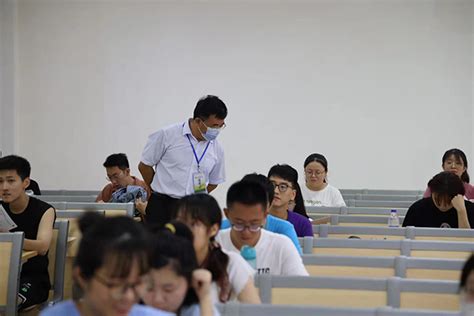珠海园区领导巡视期末考试现场-北京师范大学珠海校区