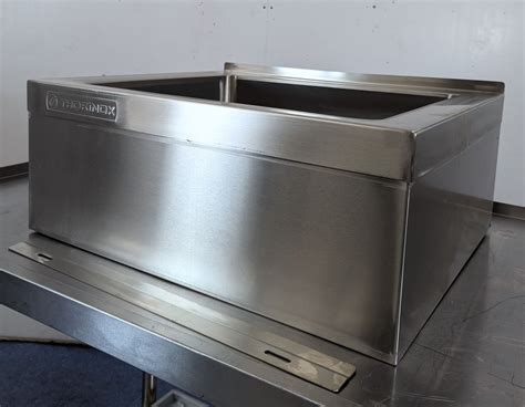 Thorinox TMS-2126-10 25" x 21" x 10" Floor Mounted Mop Sink | MR3-1