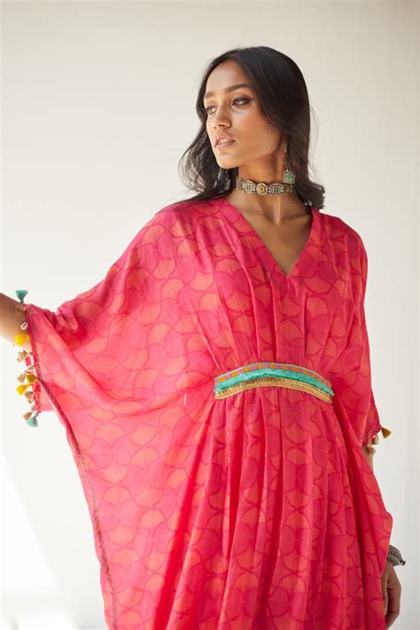 Dupahar Magenta Kaftan Set For Women | Designer Kaftan Dress – Raji Ramniq