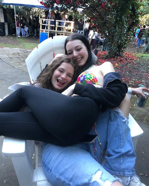 Jessica Bloom (@jessica.bloomm) • Instagram photos and videos