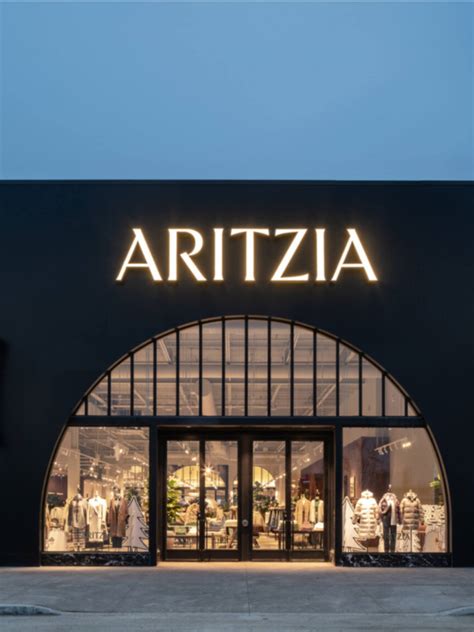 About Us | Aritzia CA