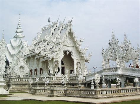 5 Most Famous Temples in The World - Hello Travel Buzz