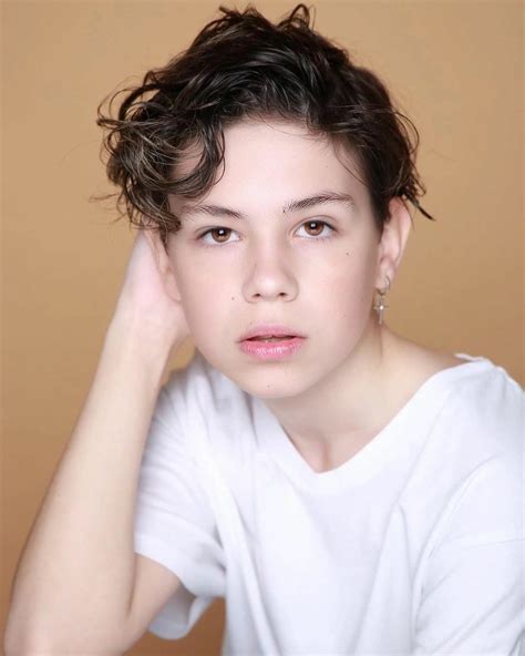 Feminized Boys, Cute Gay, Kids, Head Shots, Fashion Hairstyles, Young Fashion, Ear Piercings, Guys