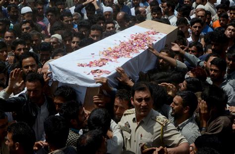 Jammu And Kashmir Cops To Donate A Day's Salary For Relatives Of ...