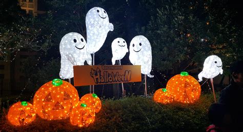 4 of the Best Chicken Wire Ghost Ideas for Halloween