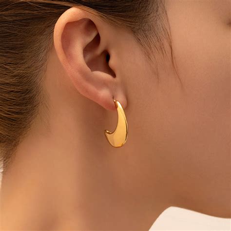 Classic Cashew Hoop Earrings – PALMONAS