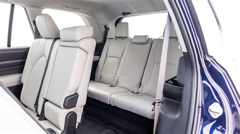 Highlander Toyota 8 Seater