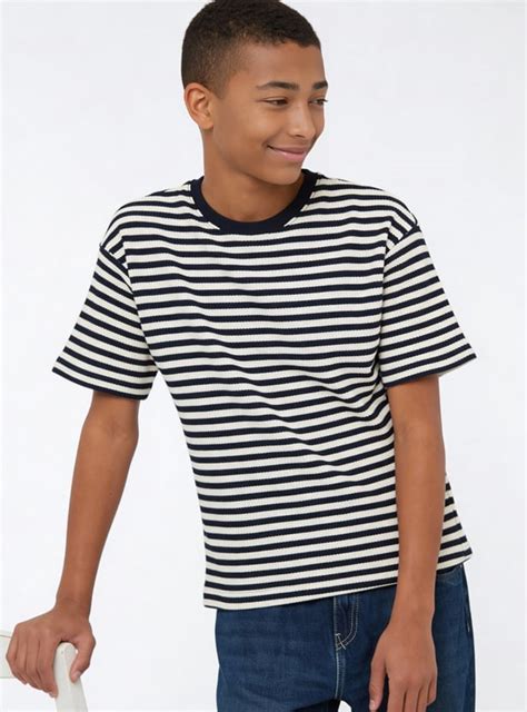 Buy Boys Striped T-shirt Online at just Rs. 399.0 - 1000016169454 | Max ...